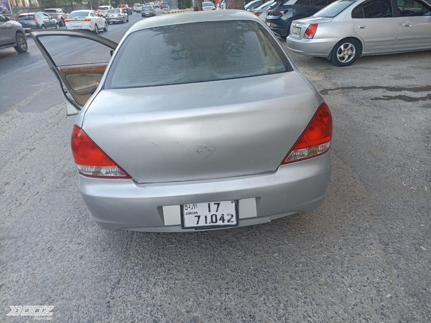 نيسان صني 2001 للبيع في عمان