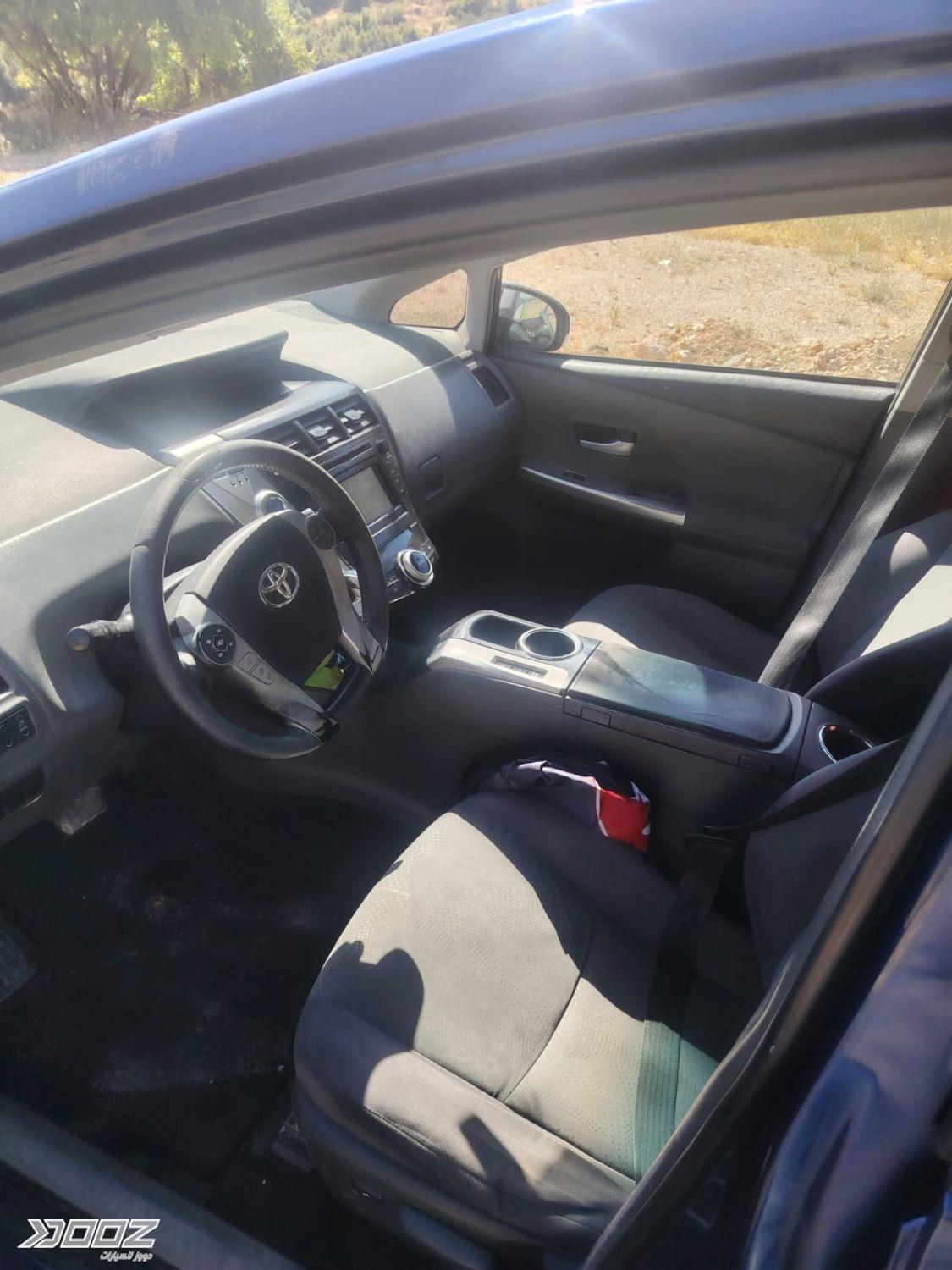 Toyota Prius 2013 for sale in Ajloun