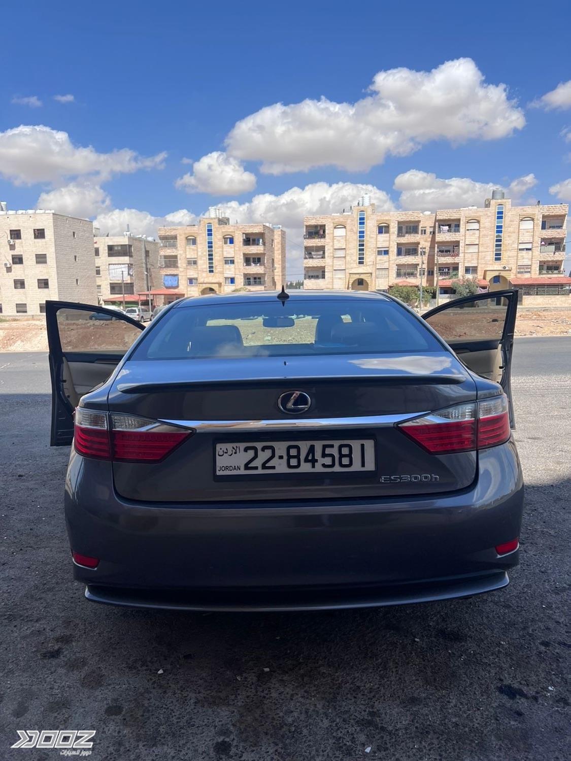لكزس ES300H 2013 للبيع في عمان