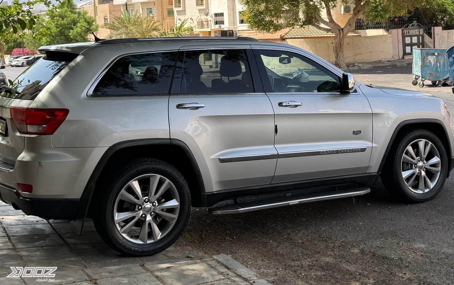 Jeep Grand Cherokee 2011 for sale in Aqaba