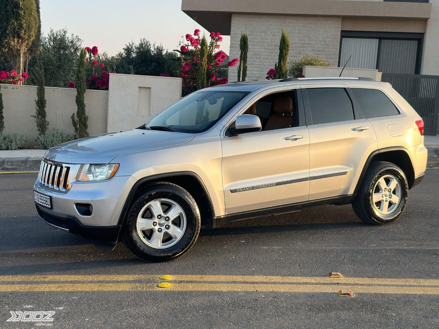 Jeep Grand Cherokee 2011 for sale in Amman