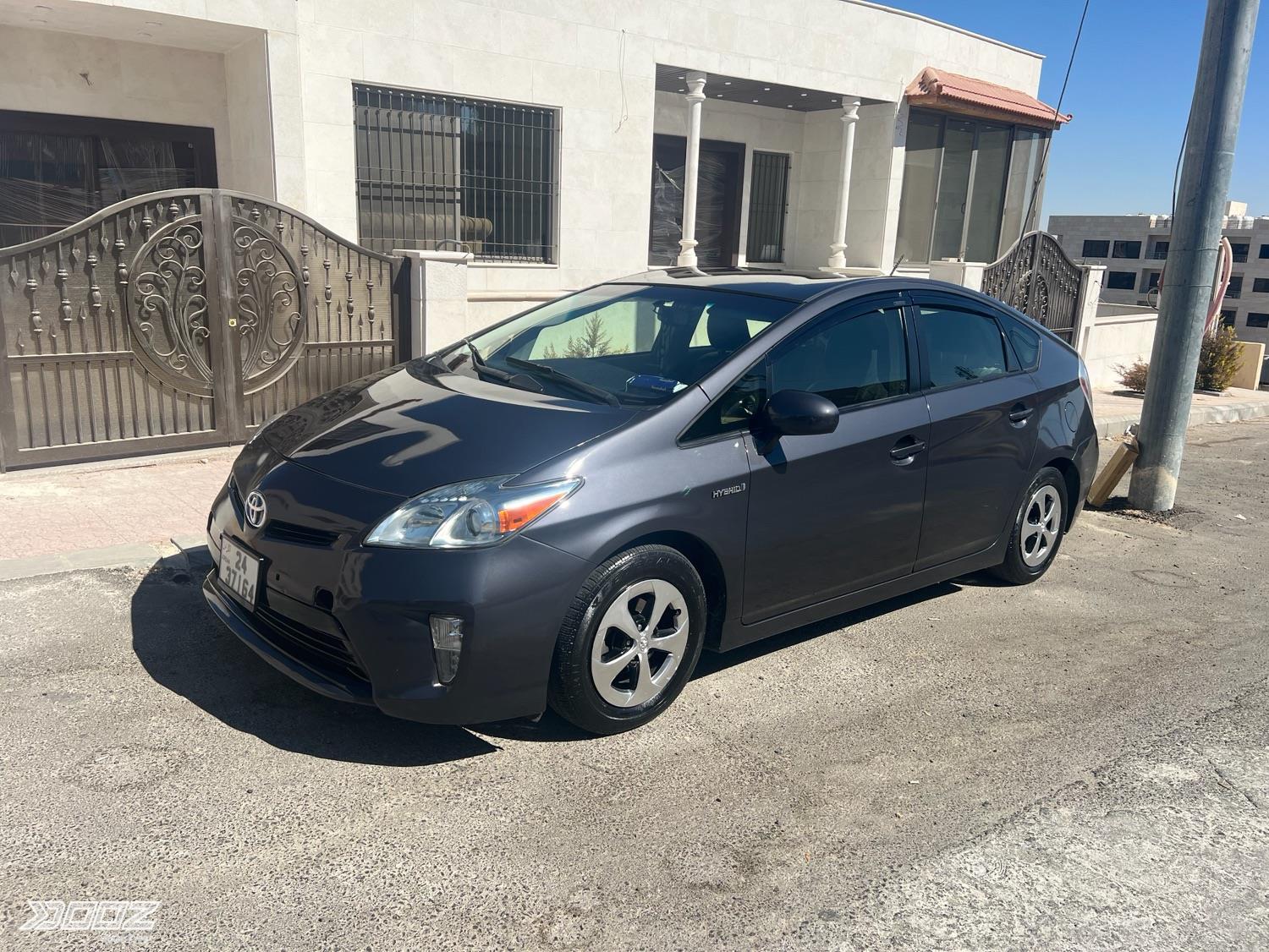 Toyota Prius 2012 for sale in Amman