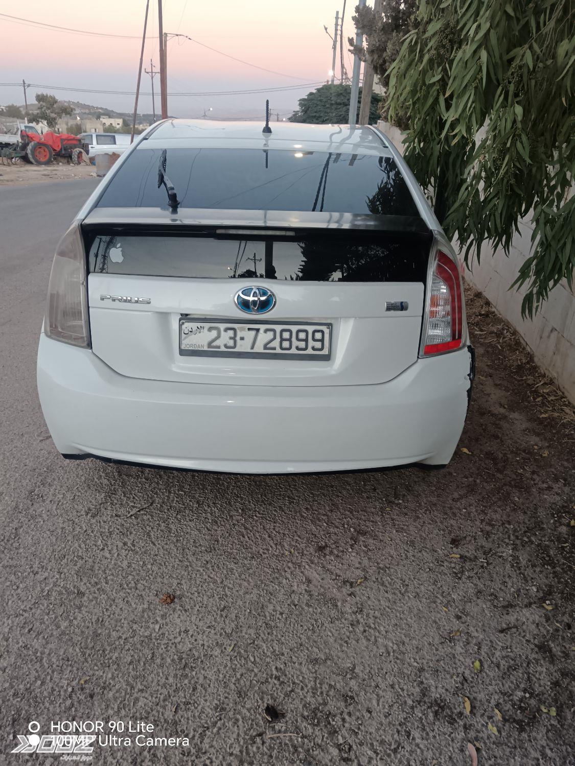 Toyota Prius 2015 for sale in Ajloun