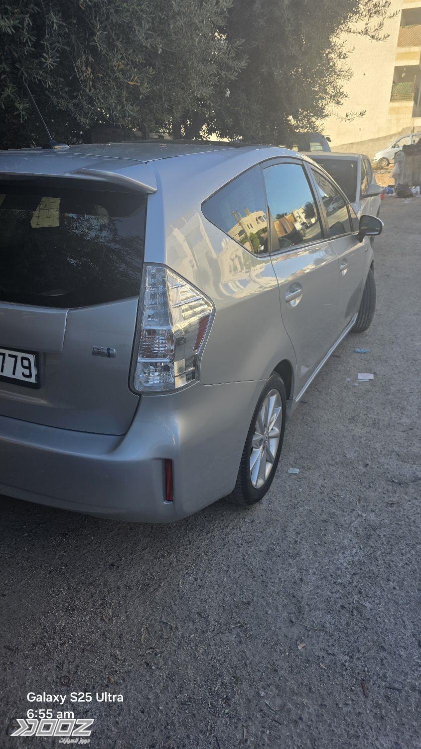 Toyota Prius-V 2014 for sale in Amman
