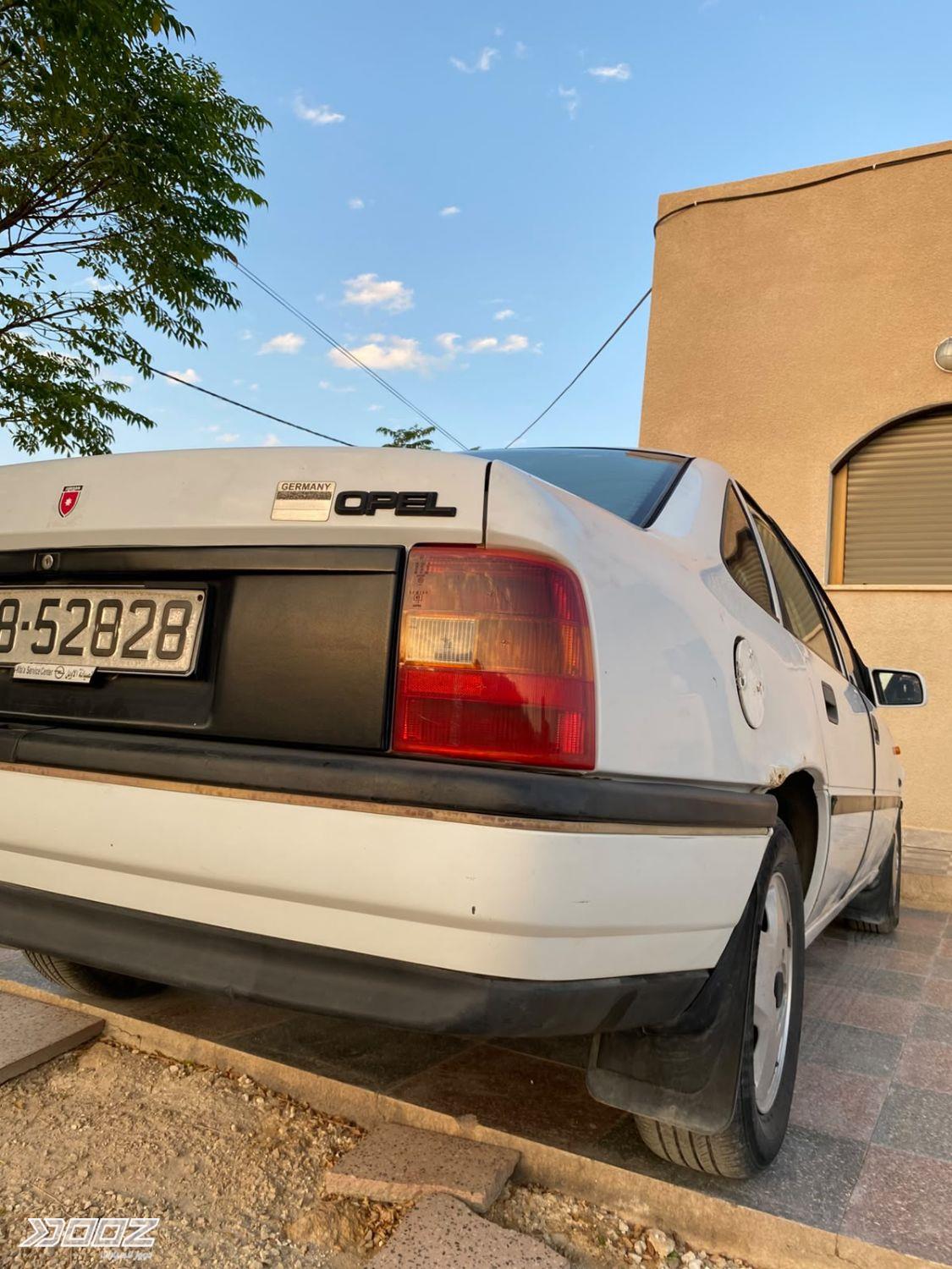 أوبل فيكترا ايه 1989 للبيع في الكرك