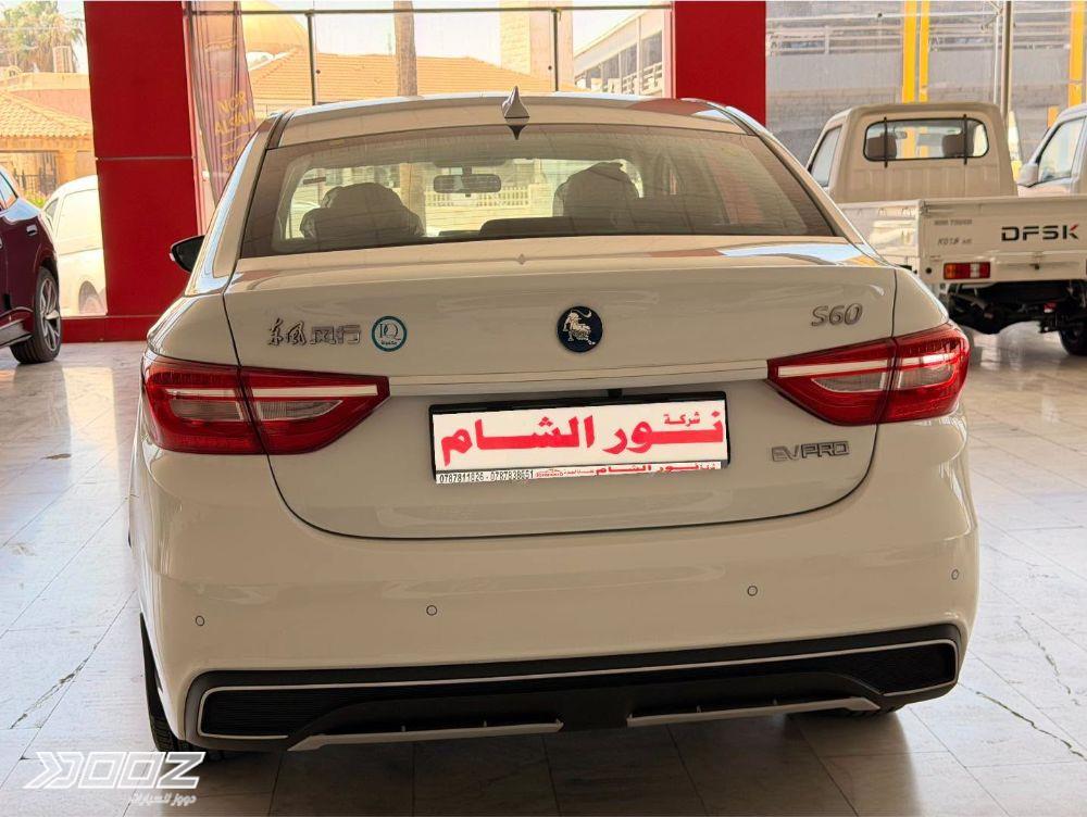 دونغ فينغ فينوشيا دي 60 اي في 2023 للبيع في عمان