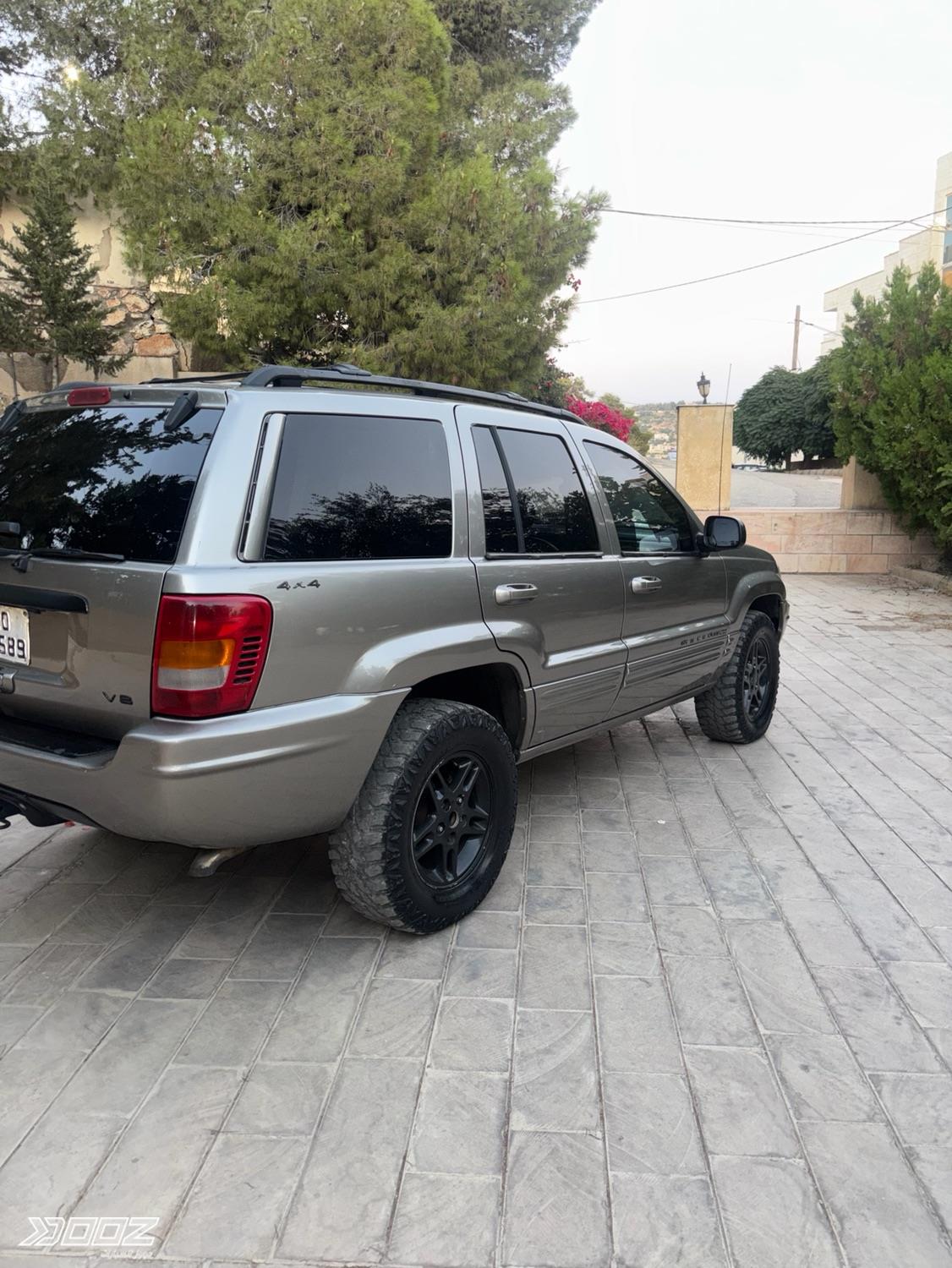 Jeep Grand Cherokee 2000 للبيع في عمان