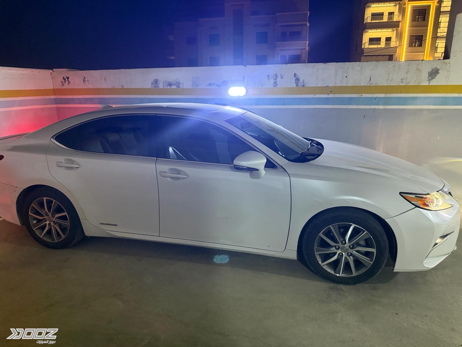 Lexus ES300H 2017 for sale in Amman