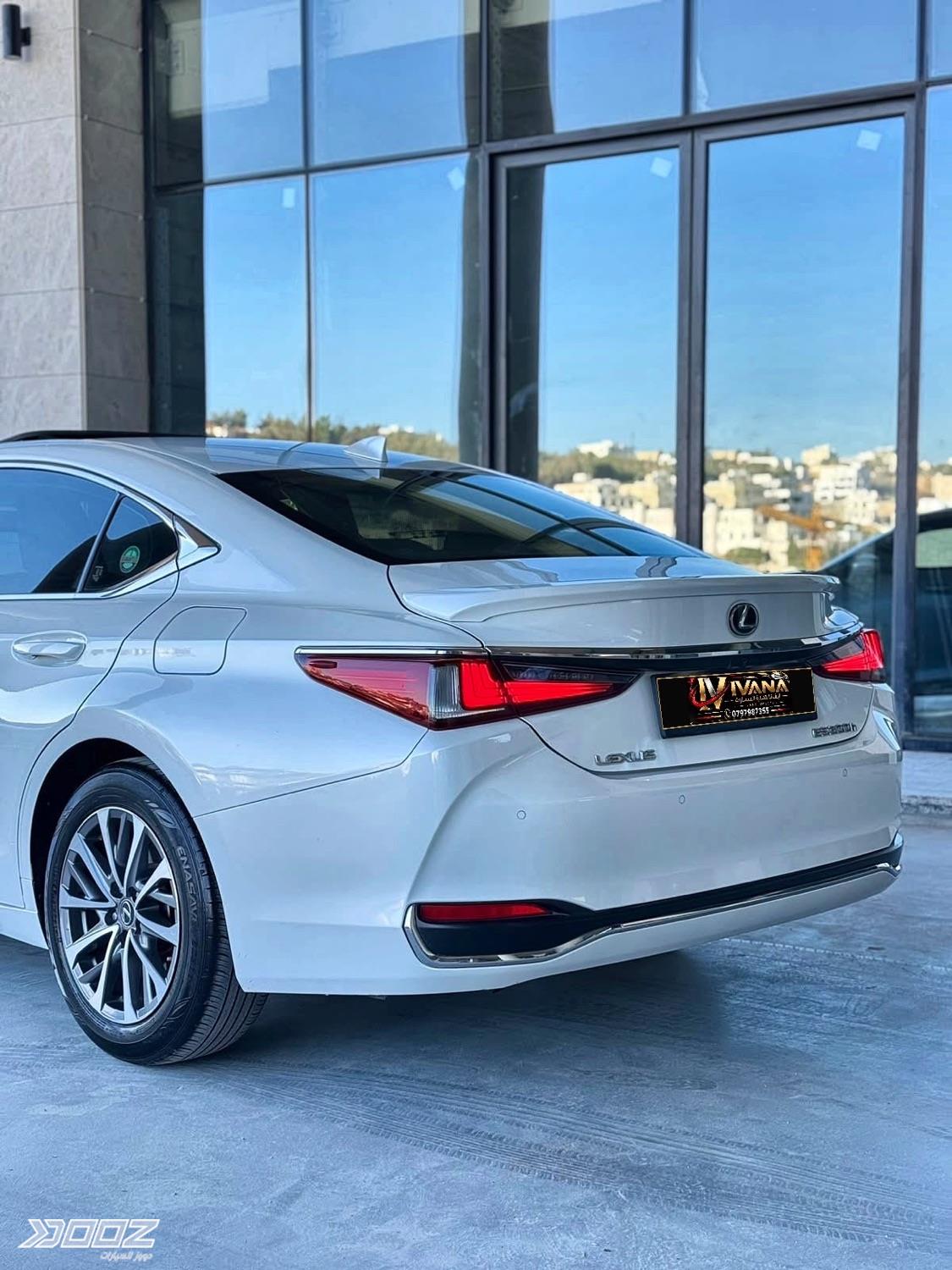 Lexus ES300H 2022 for sale in Amman