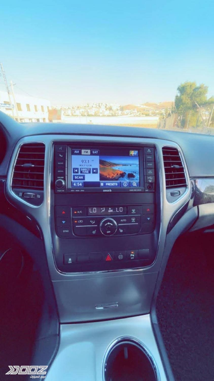 Jeep Grand Cherokee 2011 for sale in Amman