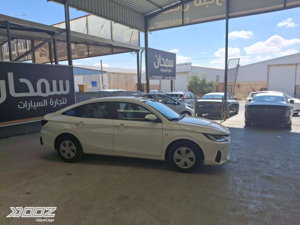 تويوتا يارس 2023 للبيع في الزرقاء-المنطقة الحرة