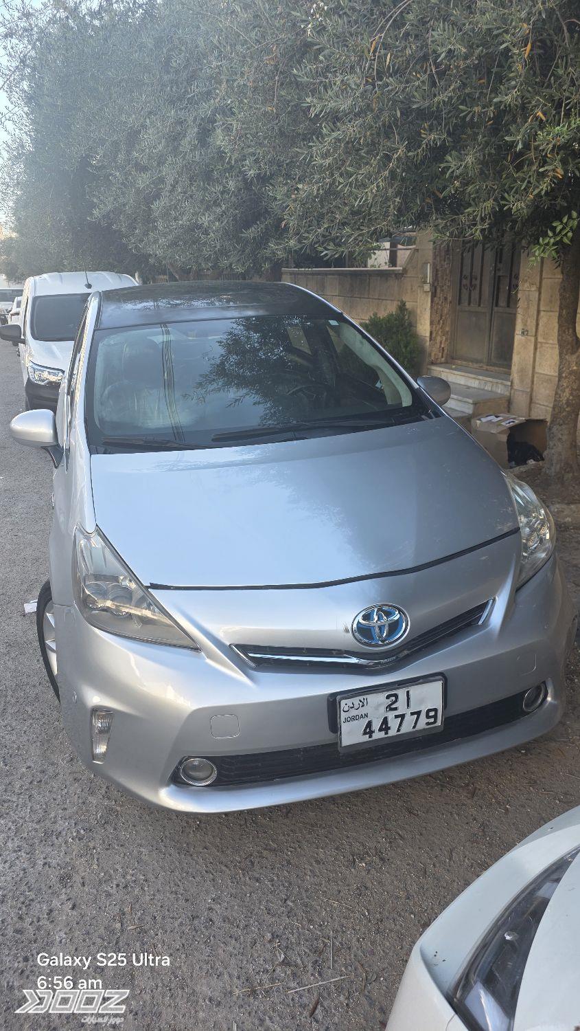 Toyota Prius-V 2014 for sale in Amman