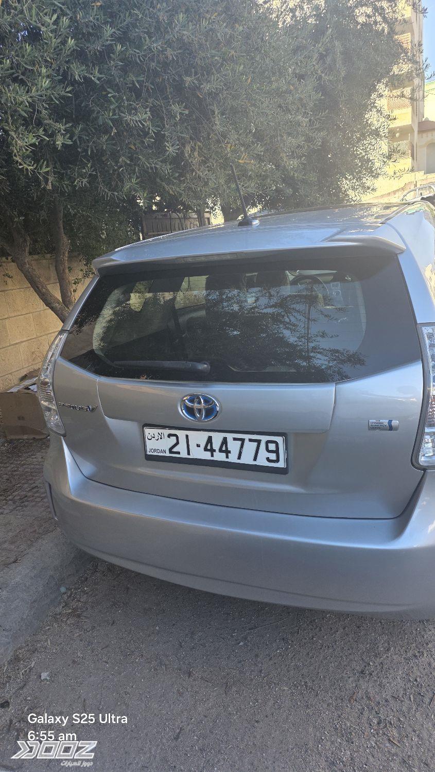 Toyota Prius-V 2014 for sale in Amman