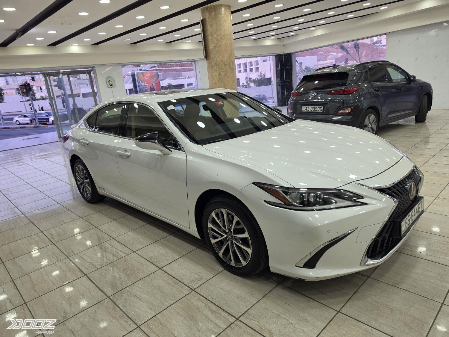 Lexus ES300H 2022 for sale in Amman