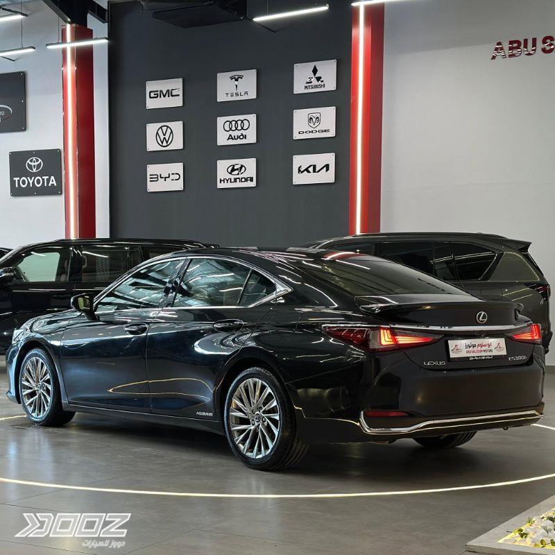 لكزس اي اس 300 اتش 2021 للبيع في الزرقاء-المنطقة الحرة