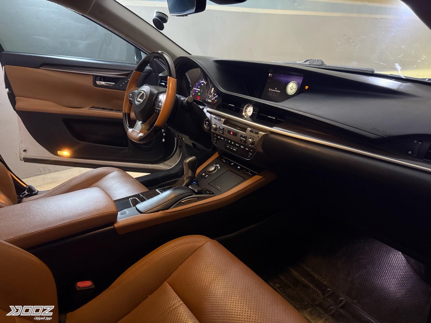 Lexus ES300H 2017 for sale in Amman