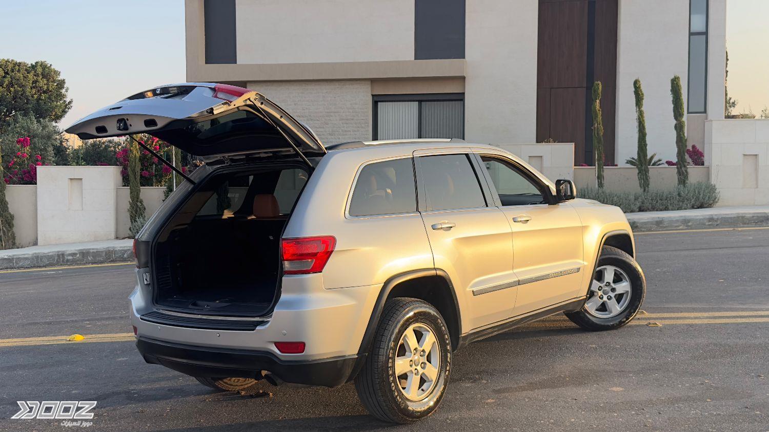 Jeep Grand Cherokee 2011 for sale in Amman
