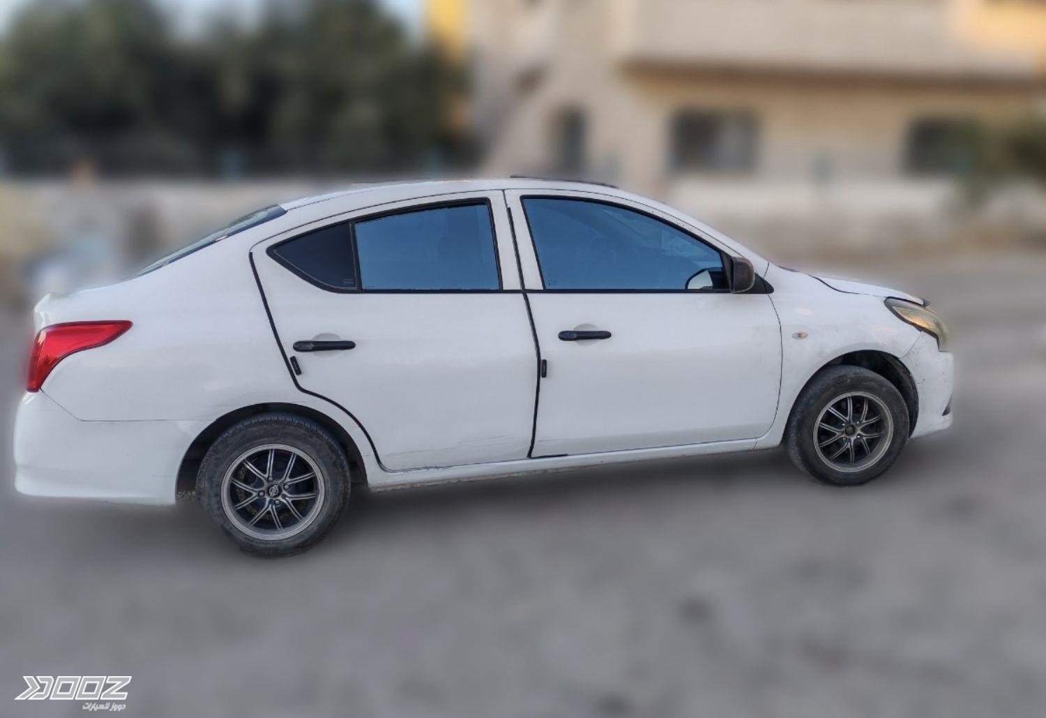 نيسان Sunny 2015 للبيع في الكرك