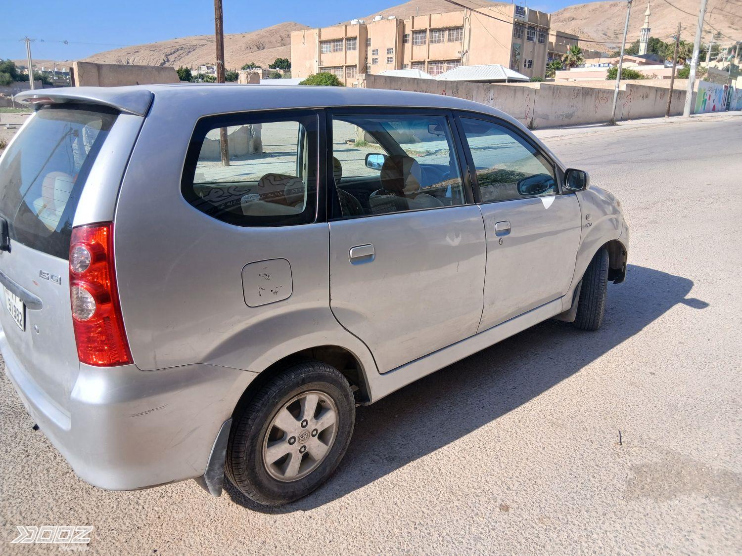 تويوتا افانزا 2010 للبيع في عمان
