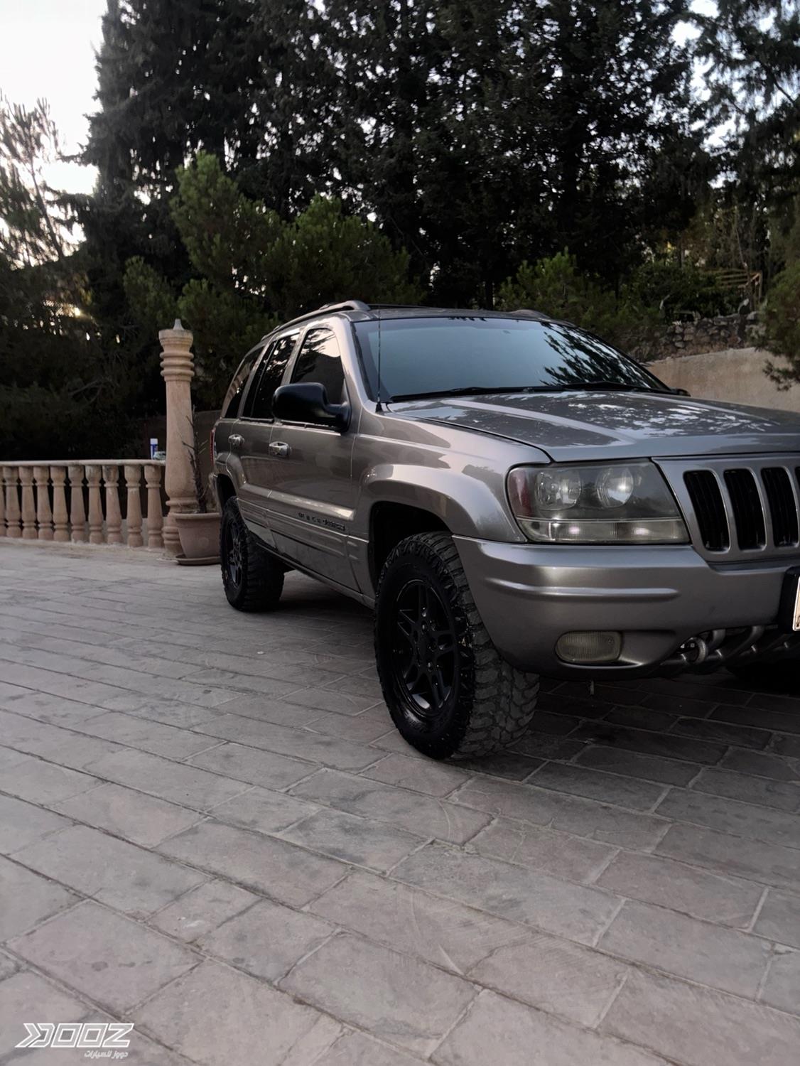 Jeep Grand Cherokee 2000 للبيع في عمان