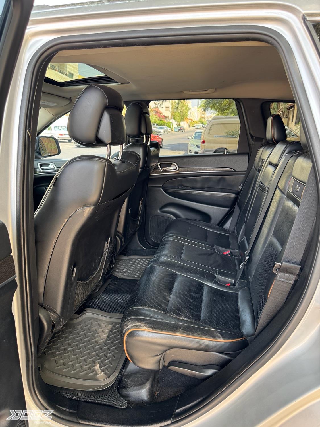 Jeep Grand Cherokee 2011 for sale in Aqaba