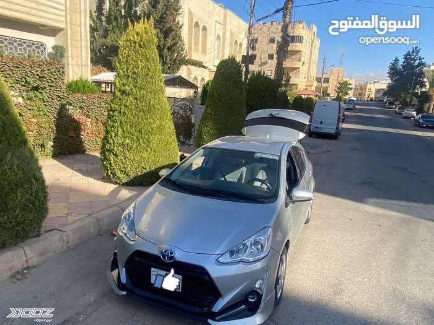 Toyota Prius C 2016 for sale in Zarqa
