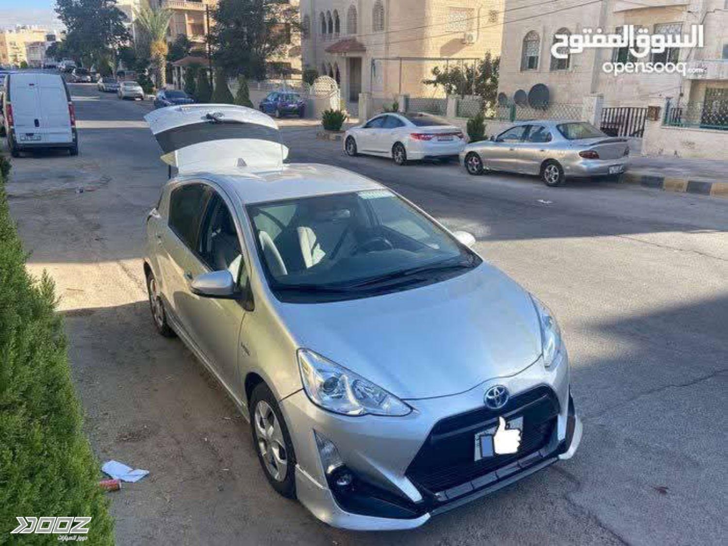 Toyota Prius C 2016 for sale in Zarqa