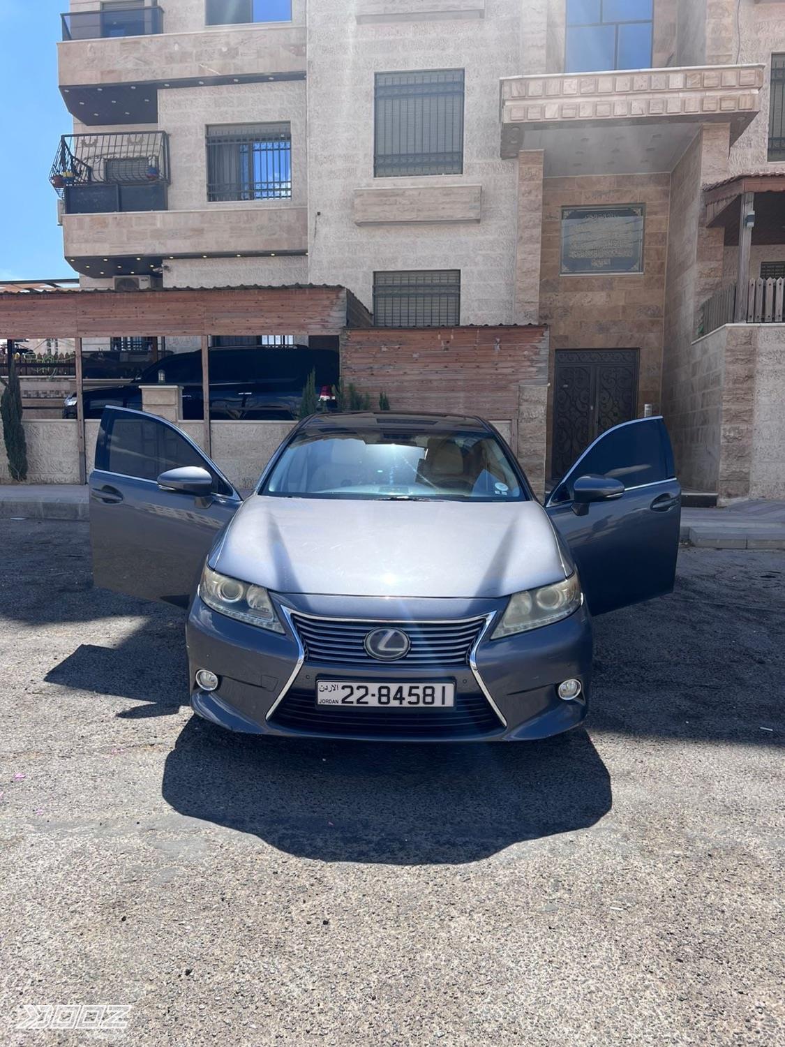 لكزس ES300H 2013 للبيع في عمان