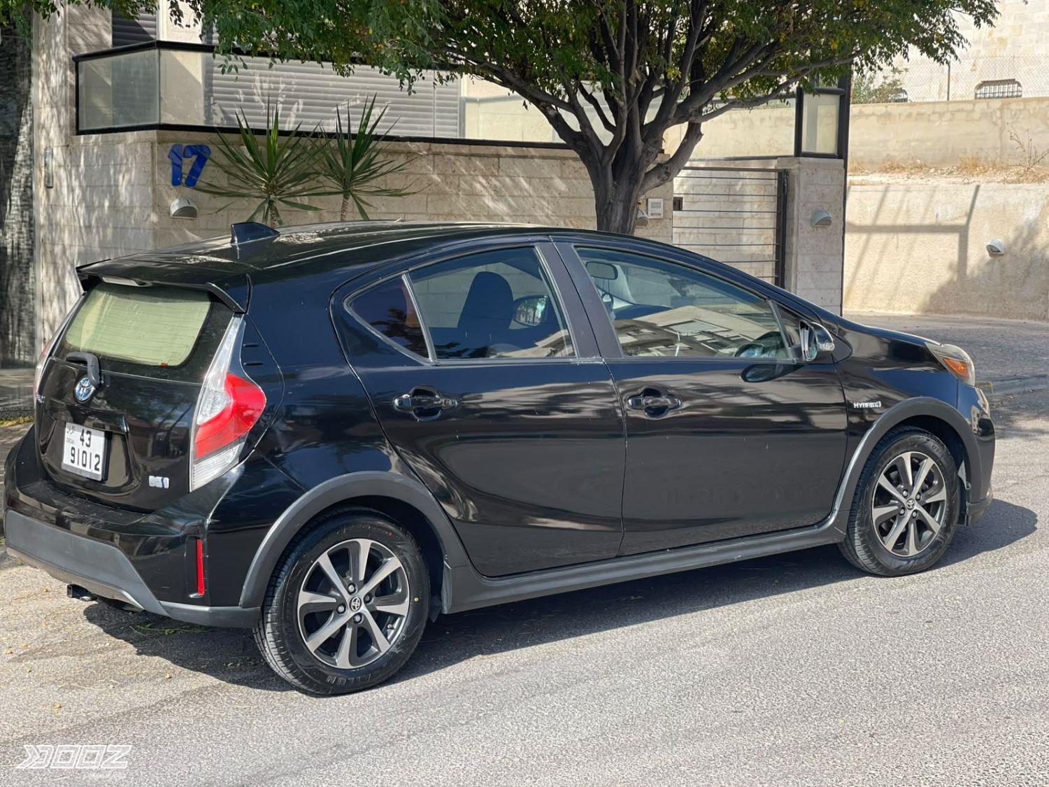 Toyota Prius C 2018 for sale in Amman