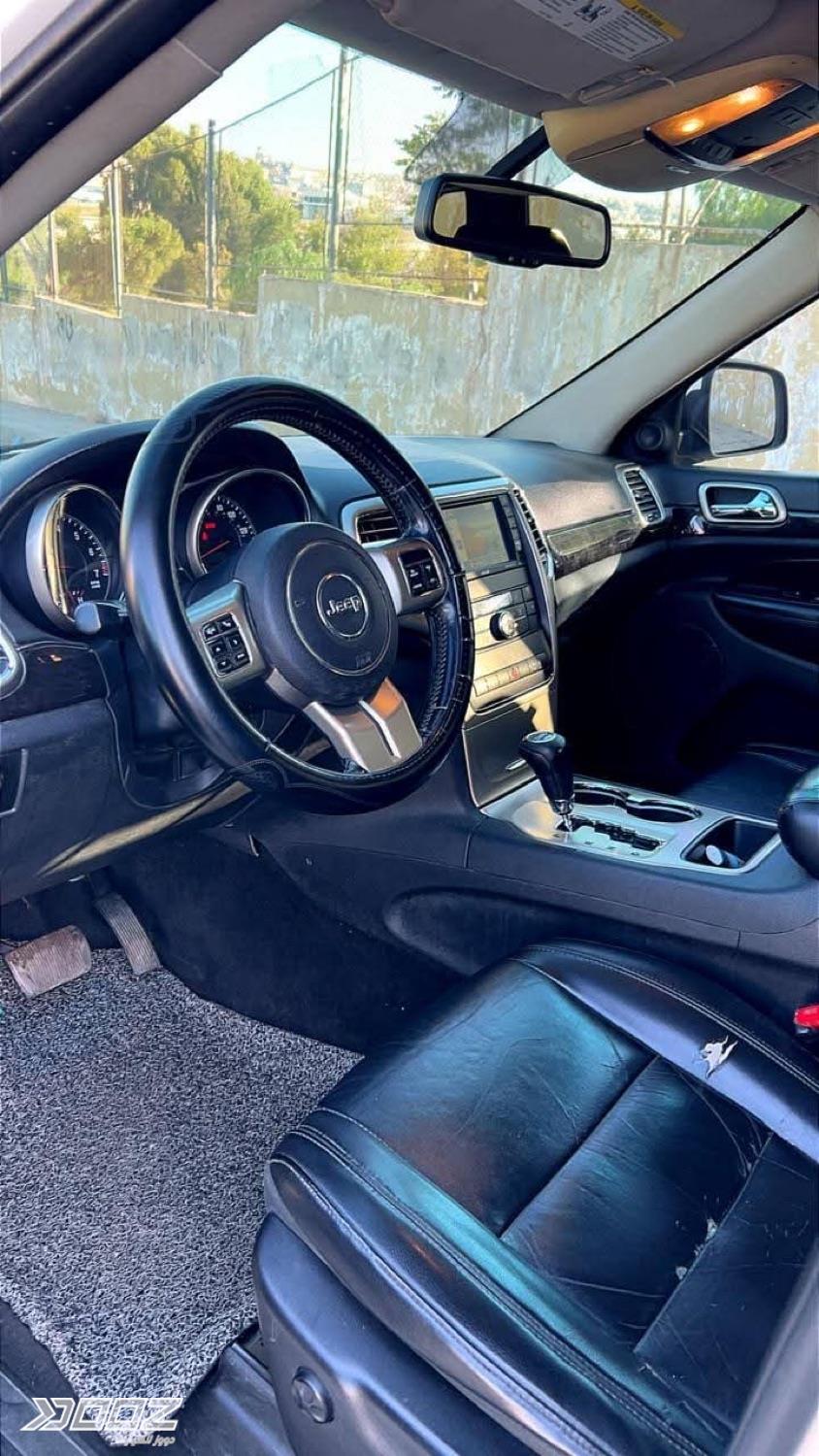 Jeep Grand Cherokee 2011 for sale in Amman