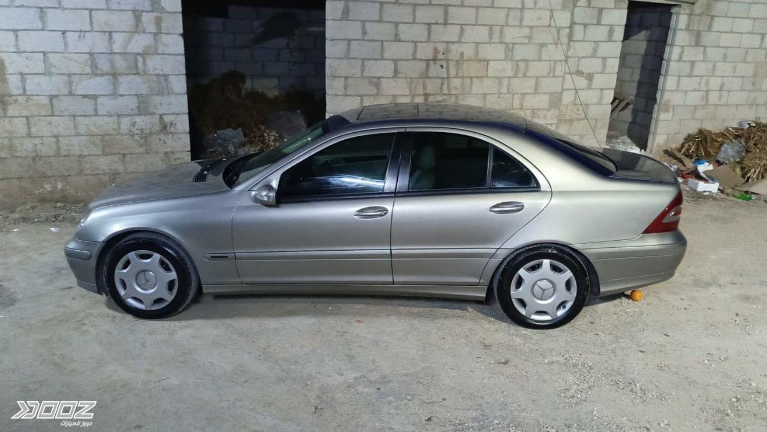 مرسيدس سي 200 كي 2005 للبيع في الزرقاء