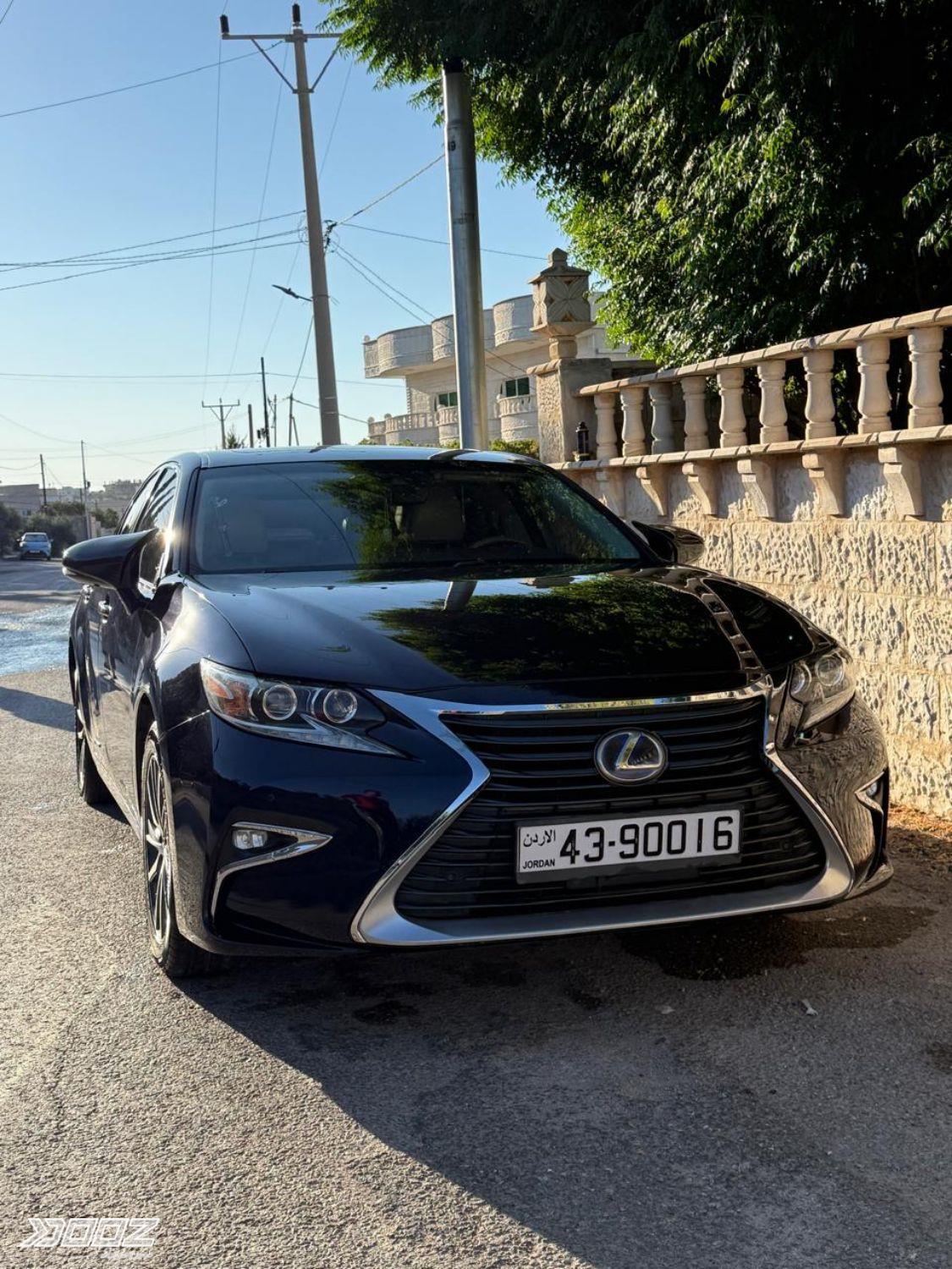 Lexus ES300H 2018 for sale in Ramtha