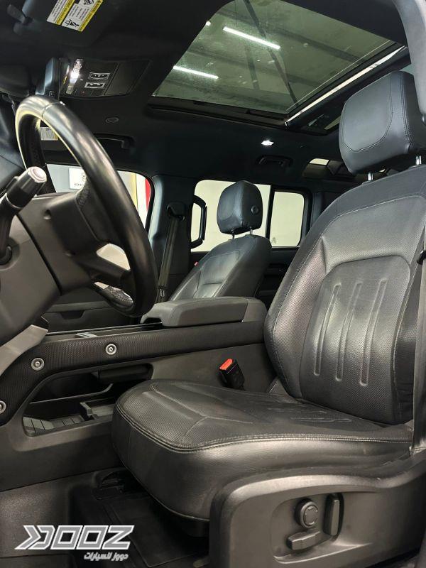 Land Rover Defender P400 2022 for sale in Zarqa-freezone