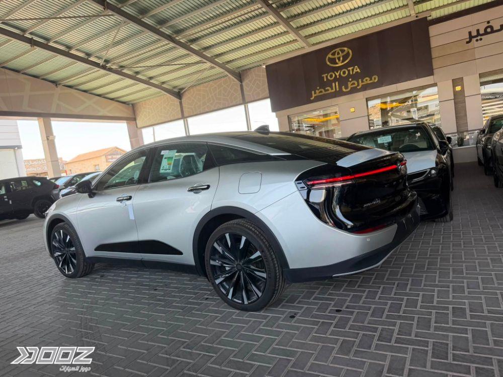 Toyota Crown 2023 for sale in Zarqa-freezone