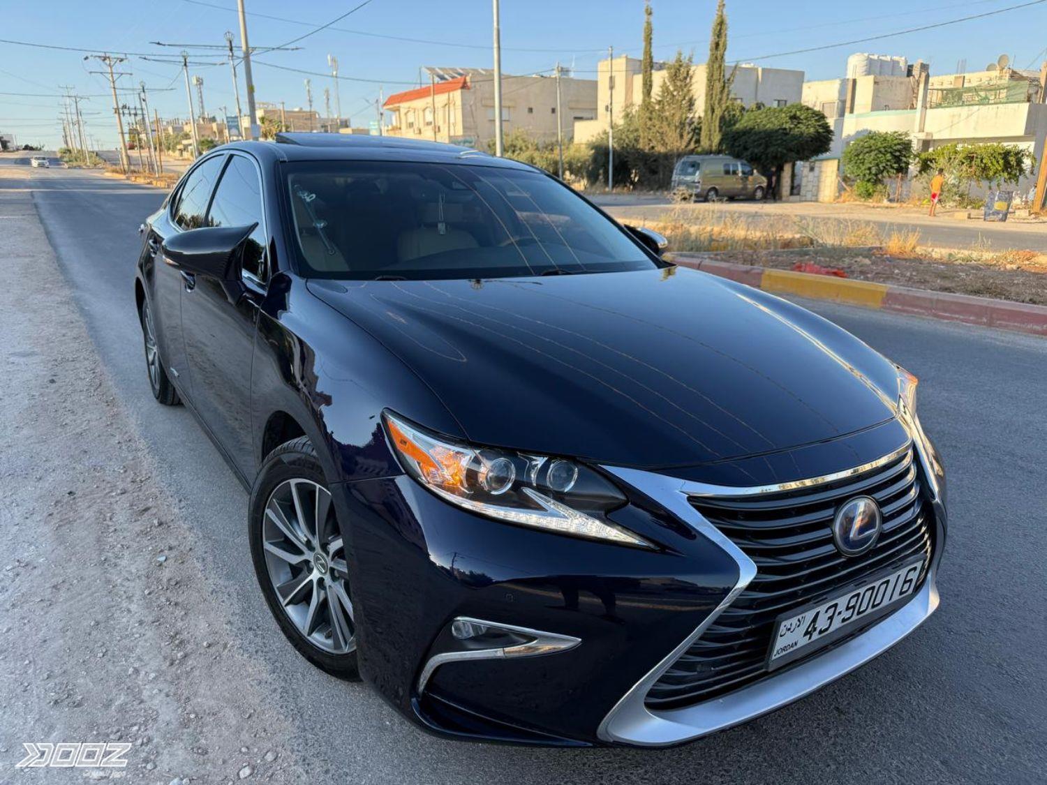 Lexus ES300H 2018 for sale in Ramtha