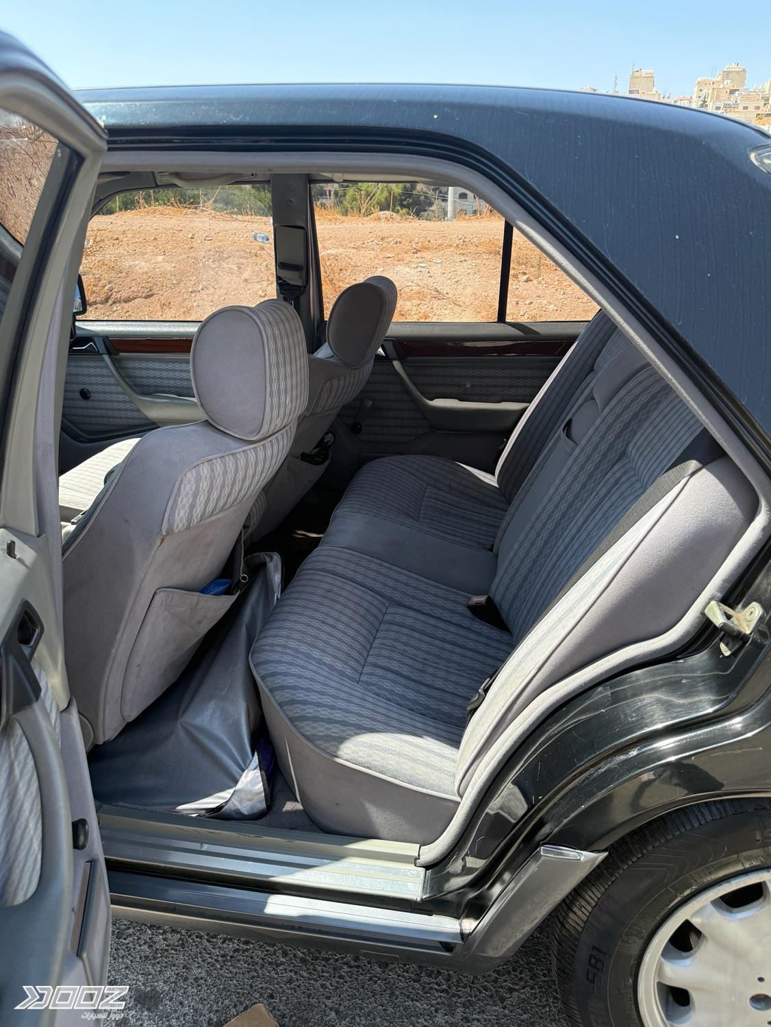Mercedes E200 1993 for sale in Amman
