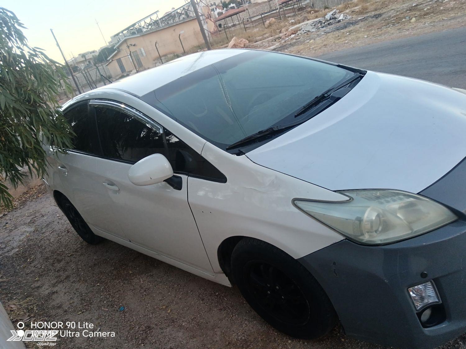 Toyota Prius 2015 for sale in Ajloun