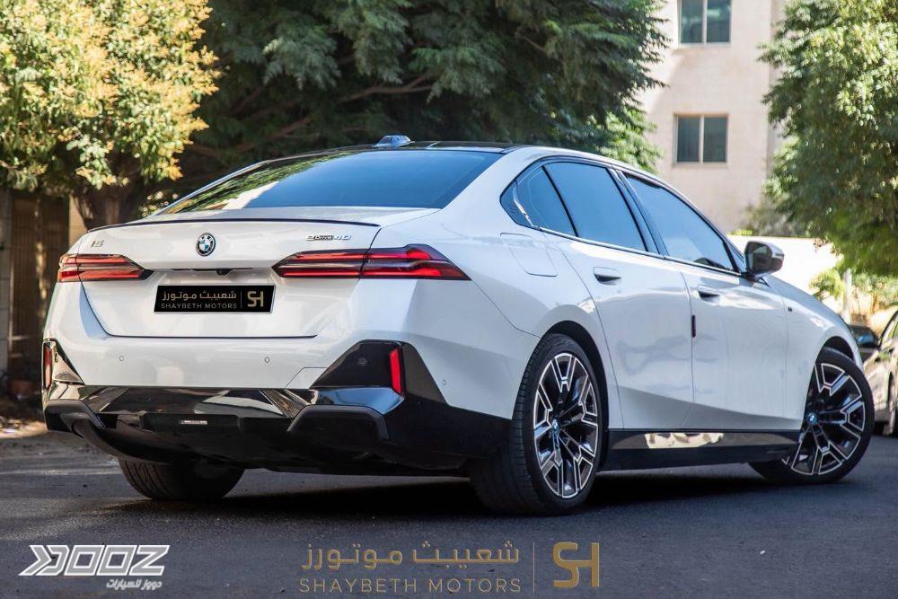 بي إم دبليو اي 5 اي درايف 40 2024 للبيع في عمان