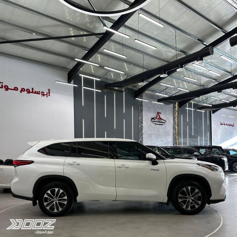 Toyota Highlander 2020 for sale in Zarqa-freezone