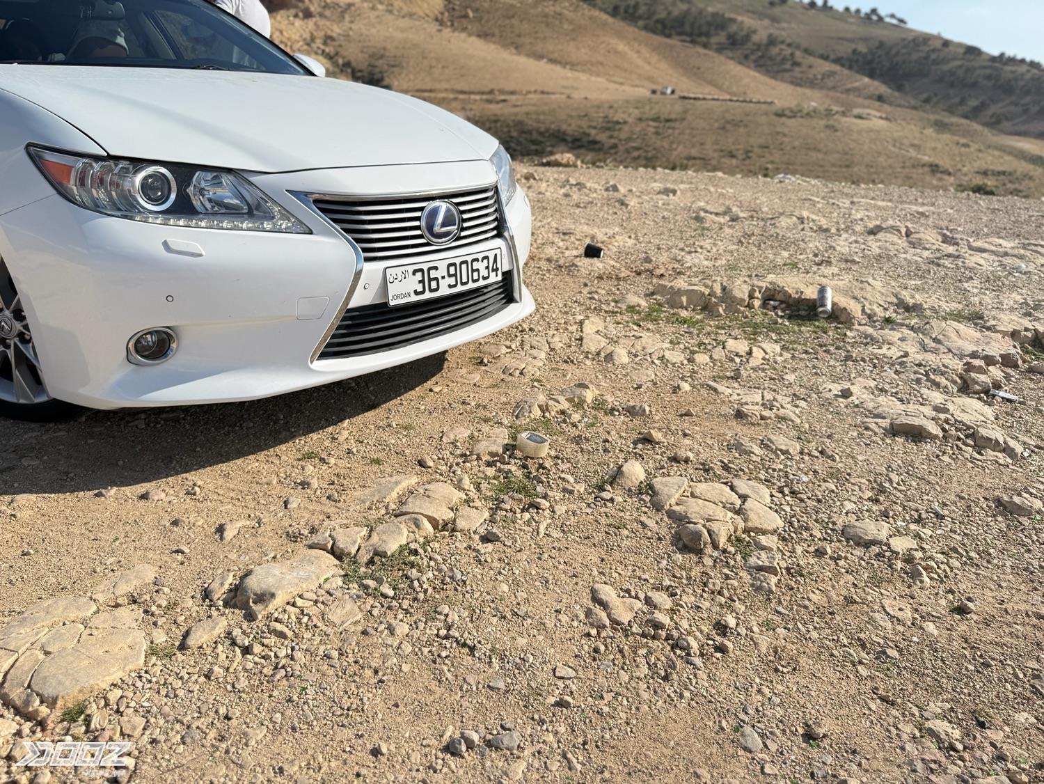 لكزس ES300H 2013 للبيع في الزرقاء