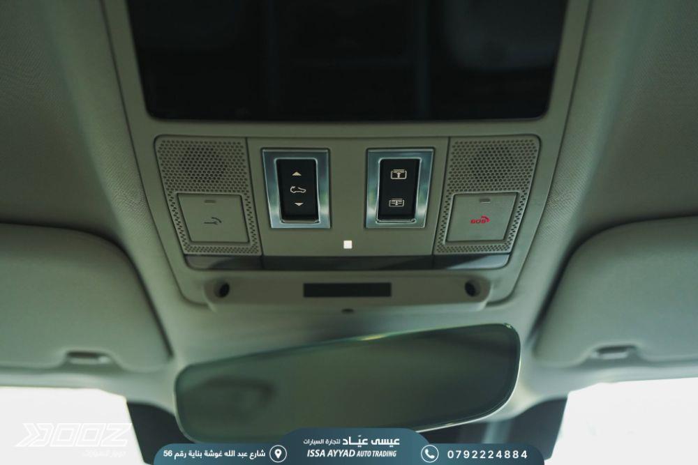 Land Rover Defender 2023 for sale in Amman