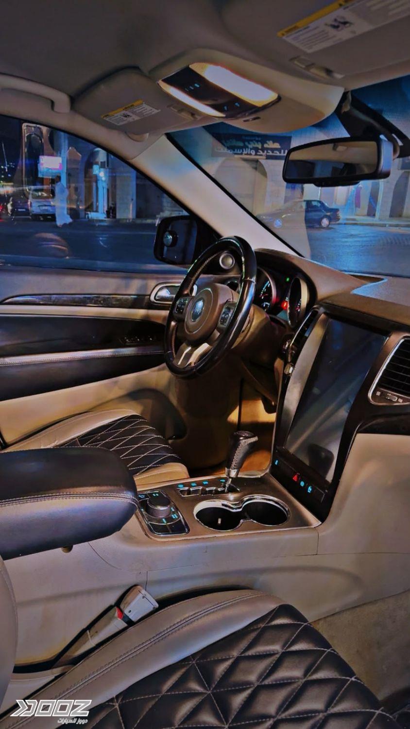 Jeep Grand Cherokee 2011 for sale in Irbid