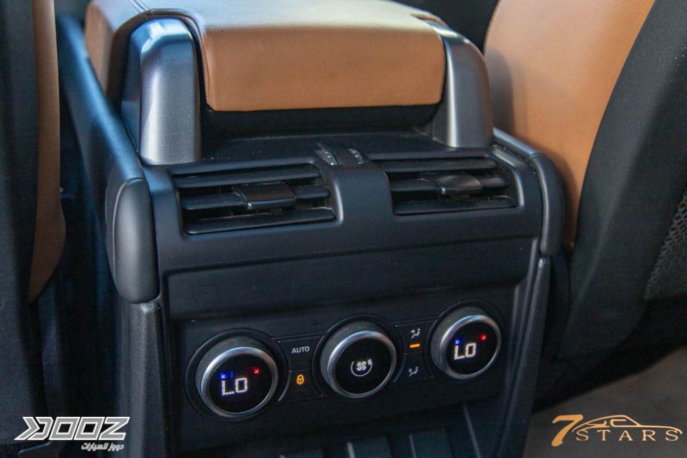 Land Rover Defender 2023 للبيع في عمان