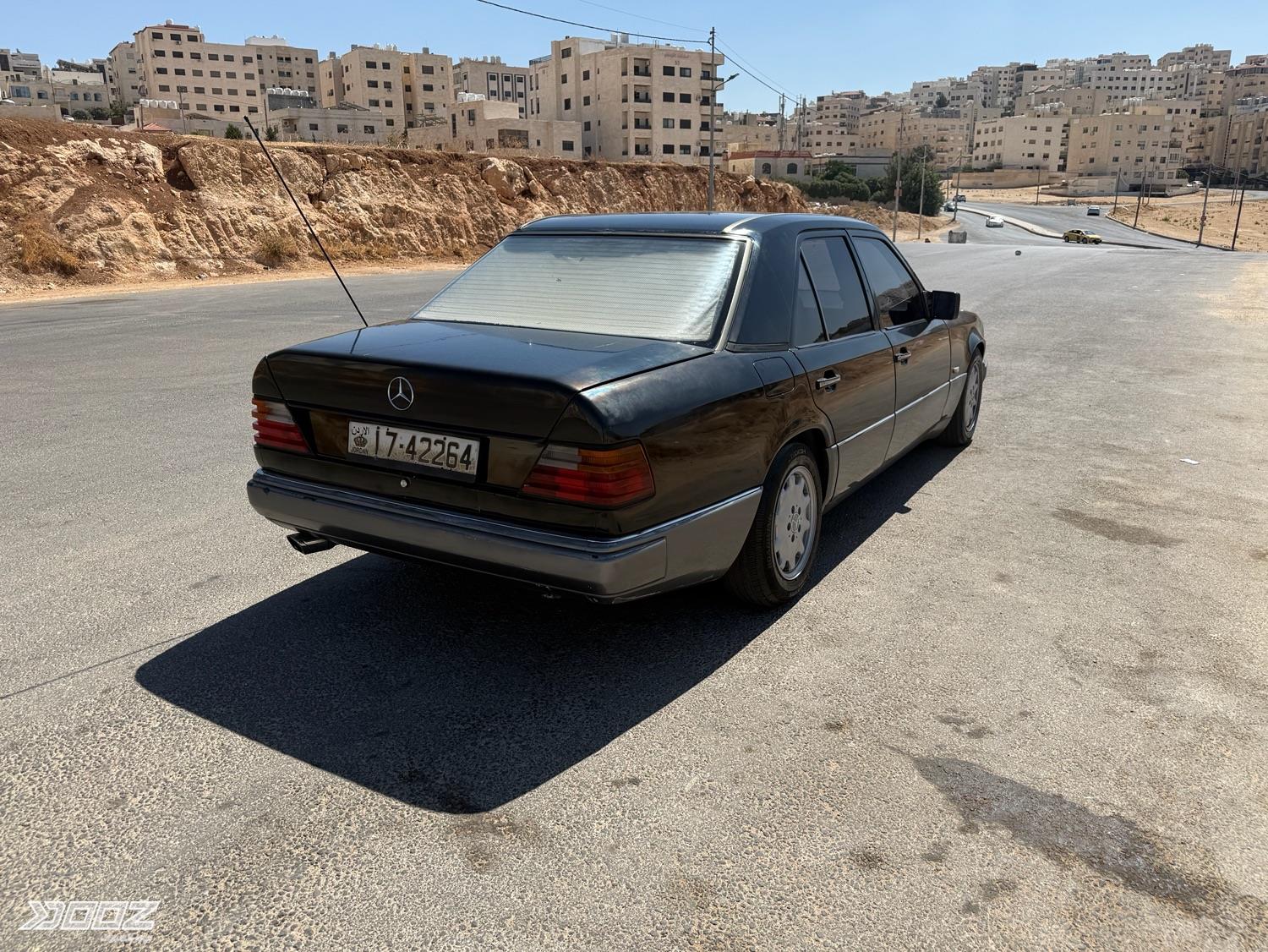 Mercedes E200 1993 for sale in Amman