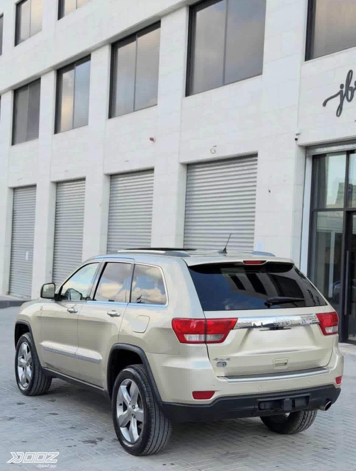 Jeep Grand Cherokee 2011 for sale in Amman