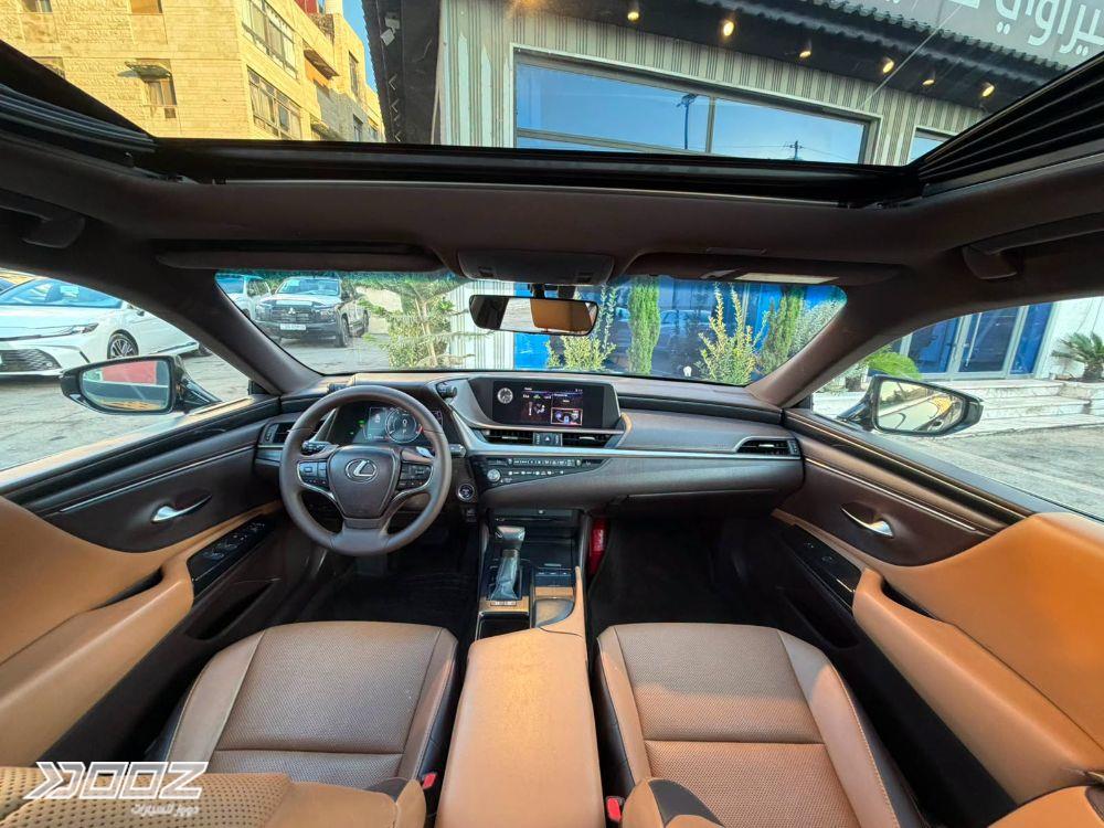 Lexus ES300H 2021 for sale in Amman