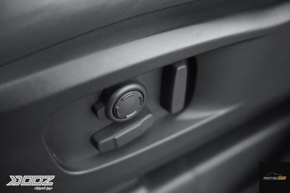 Land Rover Defender 2024 للبيع في عمان