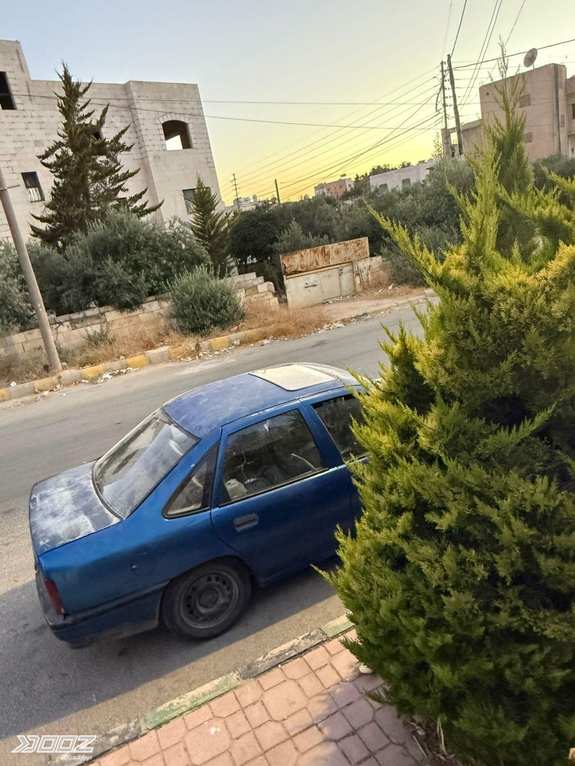 أوبل فيكترا ايه 1989 للبيع في عمان