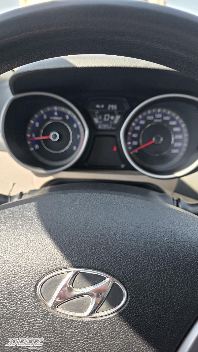 هيونداي Elantra 2016 للبيع في عمان