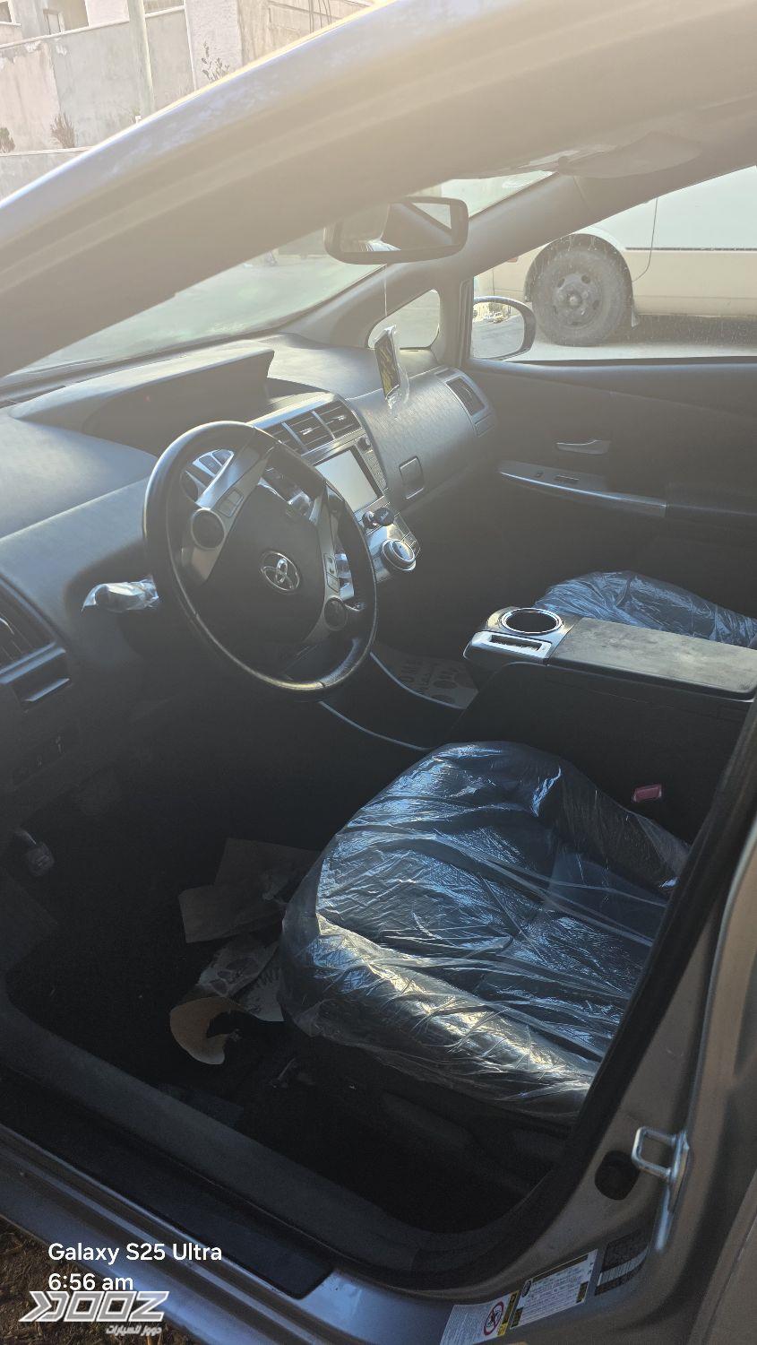 Toyota Prius-V 2014 for sale in Amman